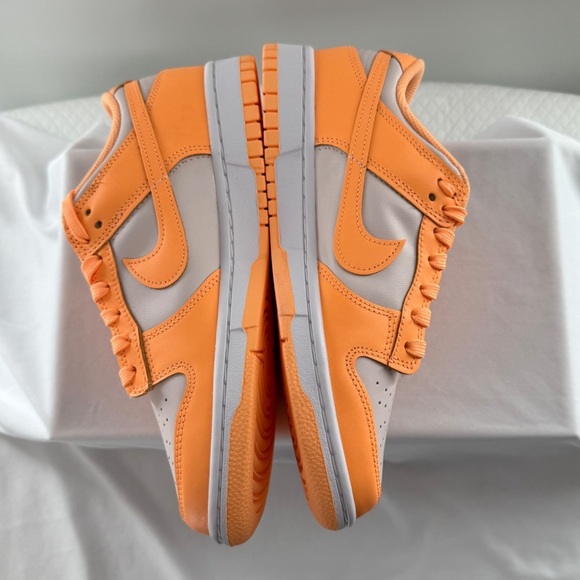 Nike Dunk Low Women’s vibrant Peach Cream White DD1503-801 Size 8.5 - Picture 6 of 16
